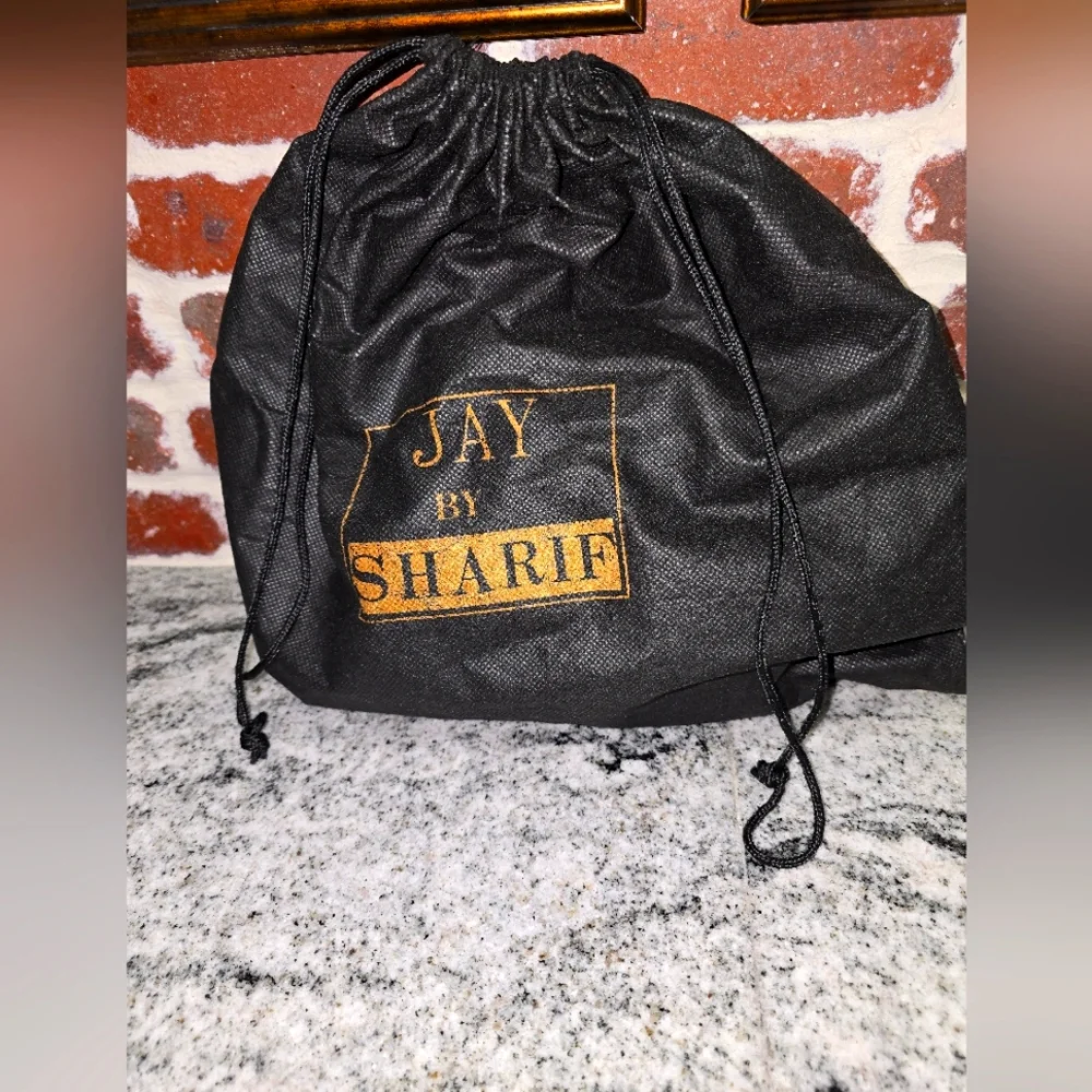 Jay Herbert by Sharif - Picture 7 of 7